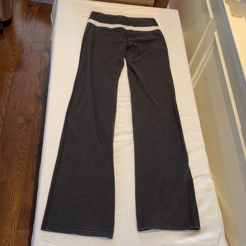 Yoga pants - Picture 3 of 9